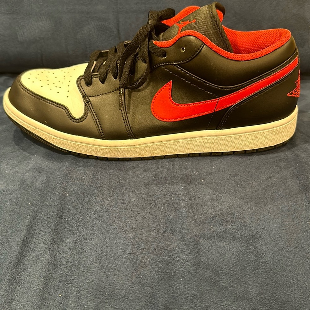 Air Jordan 1 Low White Toe Black Fire Red